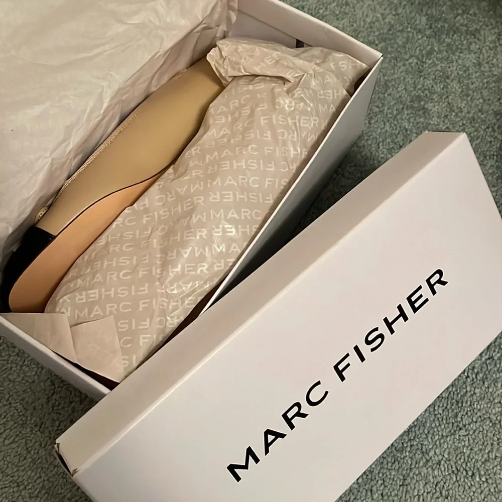 NWT Marc Fisher Ballet Flats - Picture 3 of 9